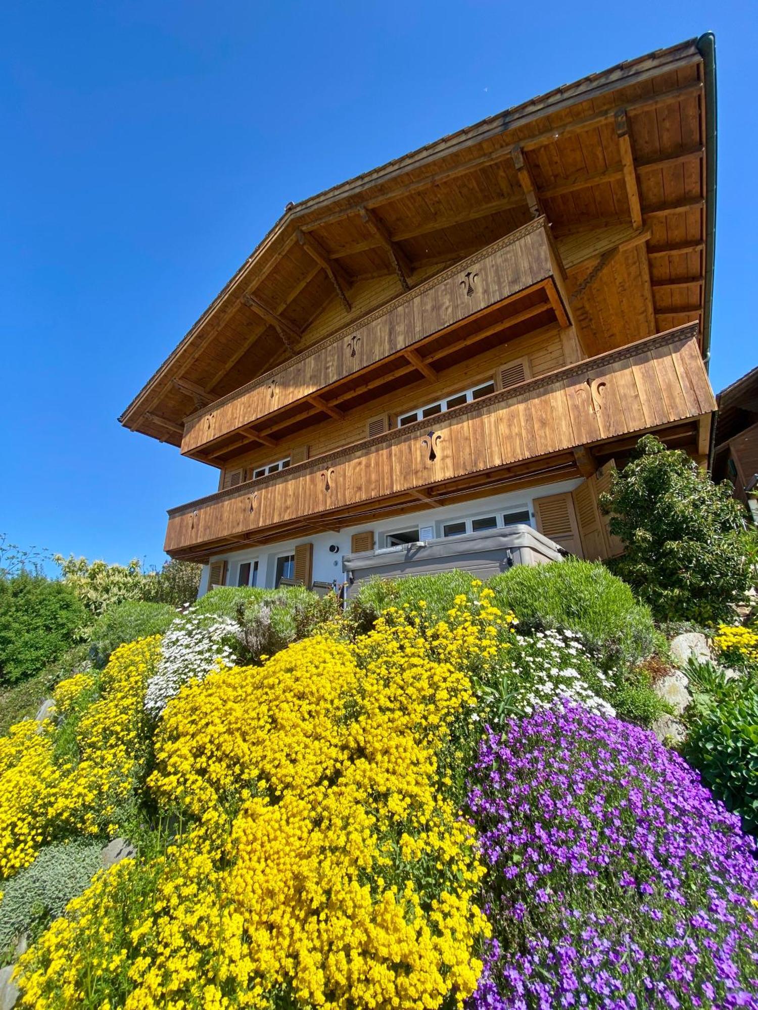 Chalet Egglen "Typical Swiss House, Best Views, Private Jacuzzi" Sigriswil Eksteriør billede